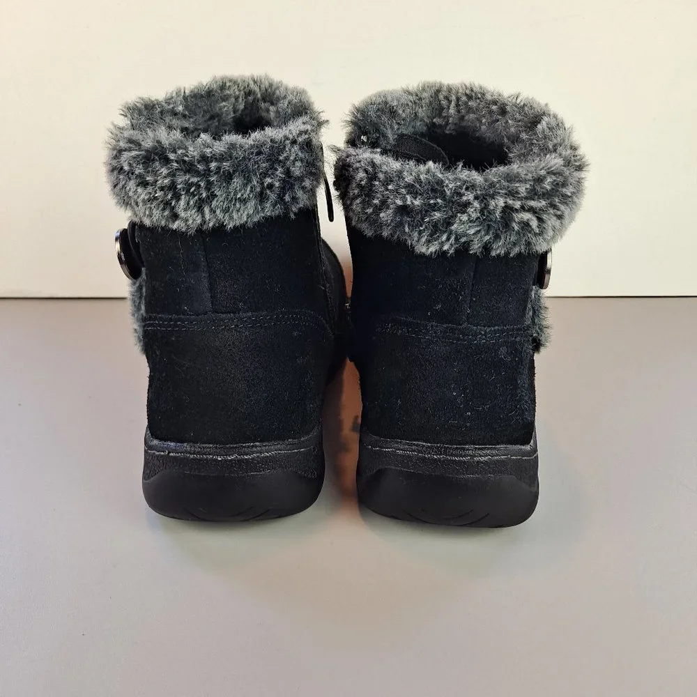 Khombu Black Suede Side Zip Short Boots with Faux Fur Trim Size 7
